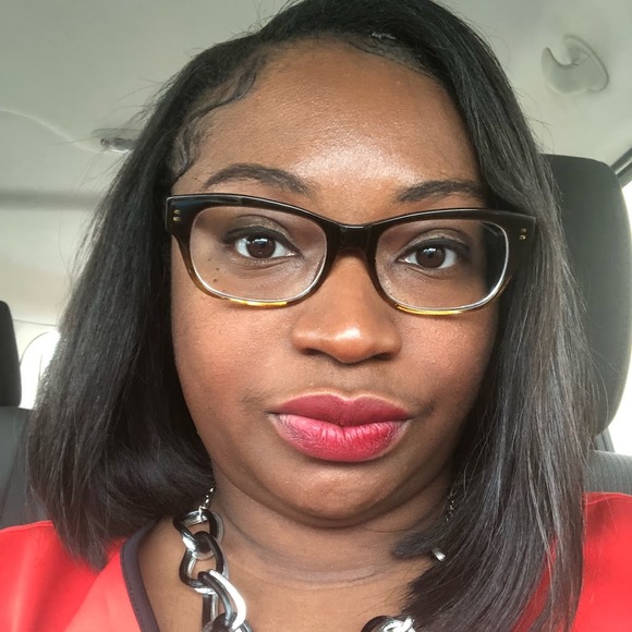 Profile Picture of Candice Mclaurin (@candicemac1980) on Poshmark