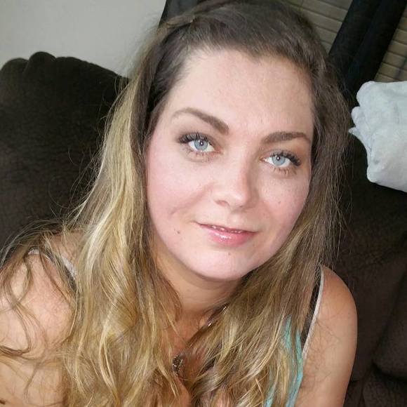 Profile Picture of Crystal Hanes (@cghanes2016) on Poshmark