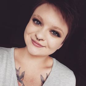 Profile Picture of Mackenzie Carlson (@maccarls0n) on Pinterest