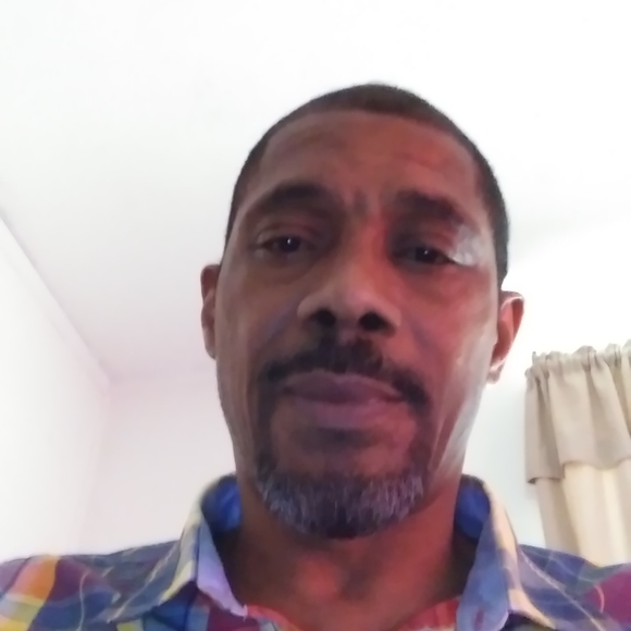 Profile Picture of Grayling Martin (@graylingmartin) on Poshmark