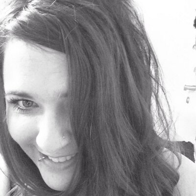 Profile Picture of Bobbie Pace (@Funnyface1313) on Twitter
