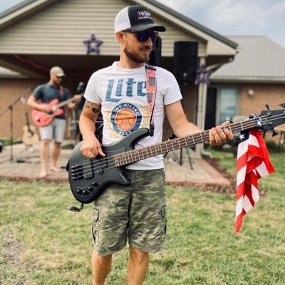 Profile Picture of Eric Shoemaker (@EricShoeTweets) on Twitter