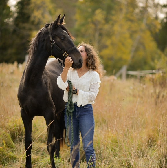 Profile Picture of Rebecca Chernin (@rebchern) on Poshmark