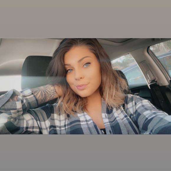 Profile Picture of Kelsey Manning (@krmanningg) on Poshmark