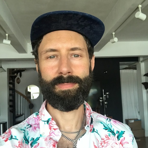 Profile Picture of David Arnett (@dsa68) on Poshmark