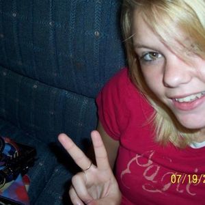 Profile Picture of Amanda Hack (@thecoolkiddyup) on Myspace