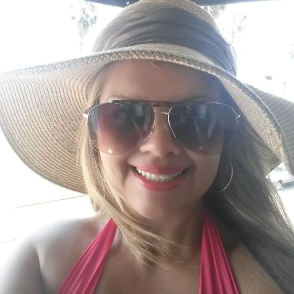 Profile Picture of Yolanda Miranda (@yola818) on Poshmark