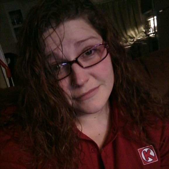 Profile Picture of Ashlie Brassbridge (@queenb1187) on Poshmark