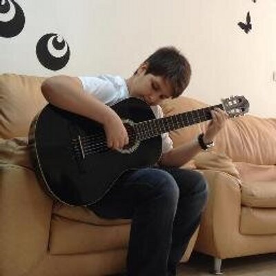 Profile Picture of GİTARCINIIIZ (@David_Burak) on Twitter