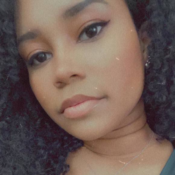 Profile Picture of Te'a Oubre (@tea_oubre) on Poshmark