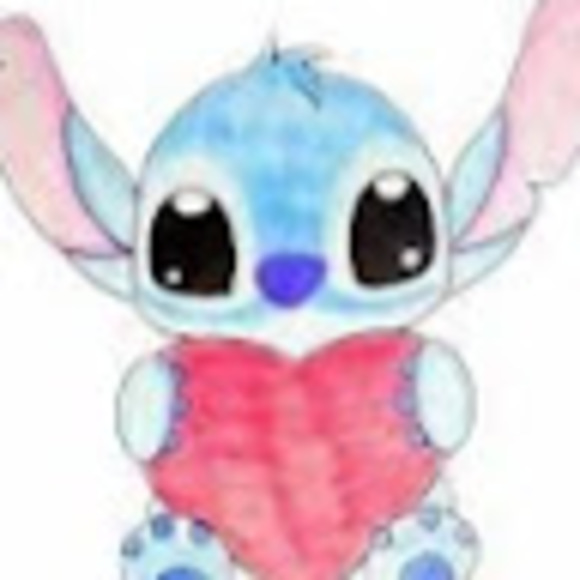 Profile Picture of Isabella Guzman (@pridefulhydra) on Poshmark