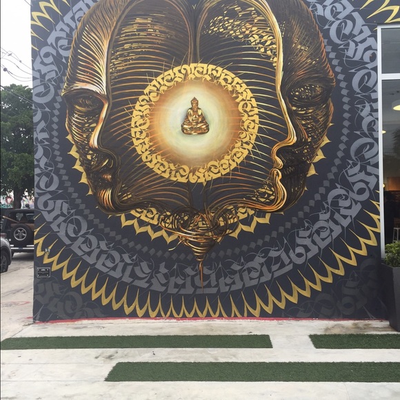 Profile Picture of Stacy Echavarria (@stacye24) on Poshmark