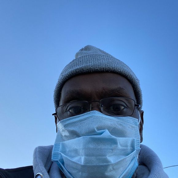 Profile Picture of David Simmons (@davidsimmons423) on Poshmark