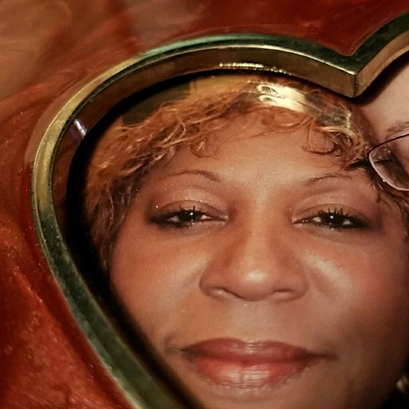 Profile Picture of Margie Newlander (@margotimo) on Poshmark