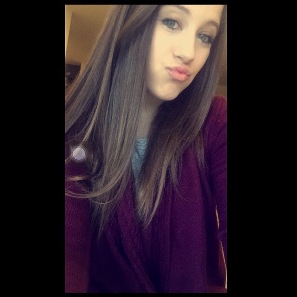 Profile Picture of Jaedyn Paulson (@jjjaedyn) on Poshmark