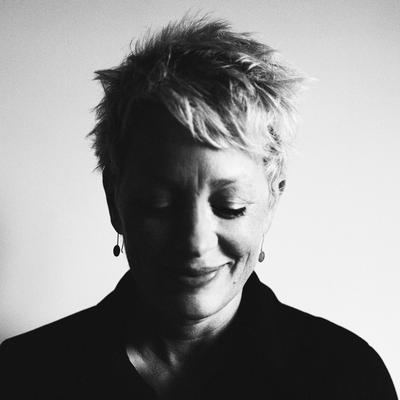 Profile Picture of Angela Swan (@angelaswan) on Twitter