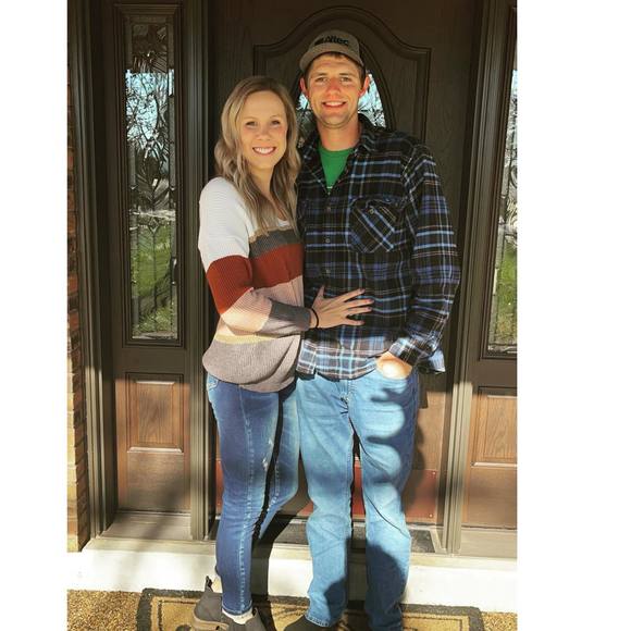 Profile Picture of Hannah Clapper (@lilclapper53) on Poshmark