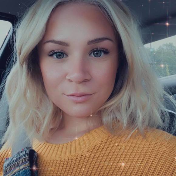 Profile Picture of Erin Gerhauser (@eringerhauser) on Poshmark