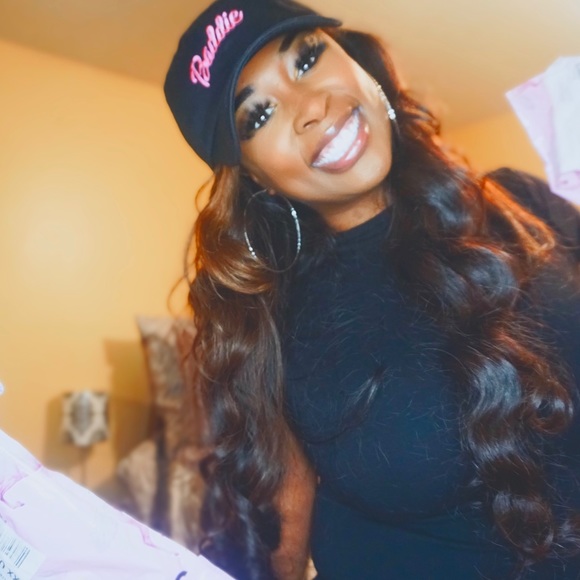 Profile Picture of Danielle Cherry (@buymyitems451) on Poshmark