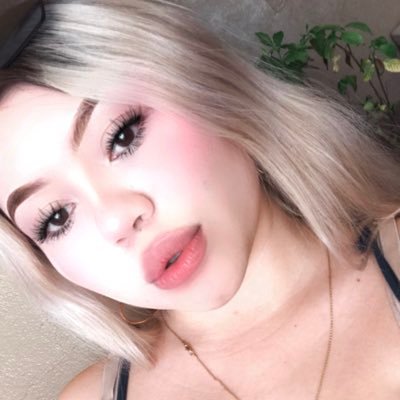 Profile Picture of Jenny Angulo 🍒 (@jenniferdeniss7) on Twitter