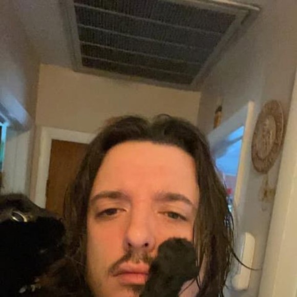 Profile Picture of Patrick Boyle (@buggyriot) on Poshmark