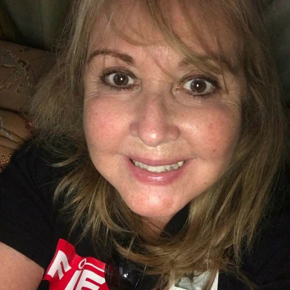 Profile Picture of Aleida Ramos (@aleidaram) on Poshmark