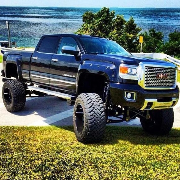 Profile Picture of Hunter Zoromski (@hzoromski7) on Poshmark