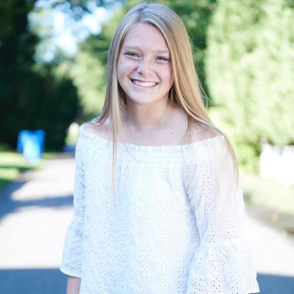 Profile Picture of Kirstin Felsmann (@kirstin_f) on Poshmark