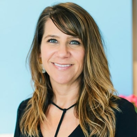 Profile Picture of Christie Barbee (@christiebarbee) on Poshmark