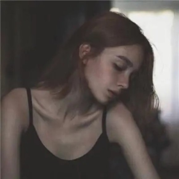 Profile Picture of Alannah Alannah (@bngfnbzsx) on Poshmark