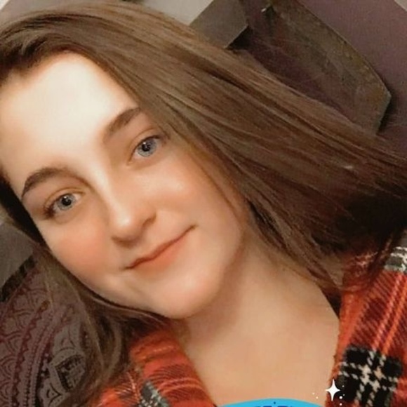 Profile Picture of Victoria Block (@vblock02) on Poshmark