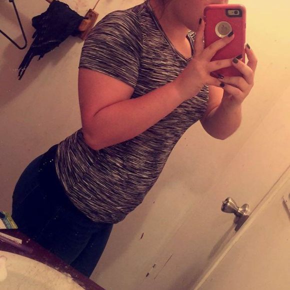 Profile Picture of Sage Holeck (@sagemoon123) on Poshmark