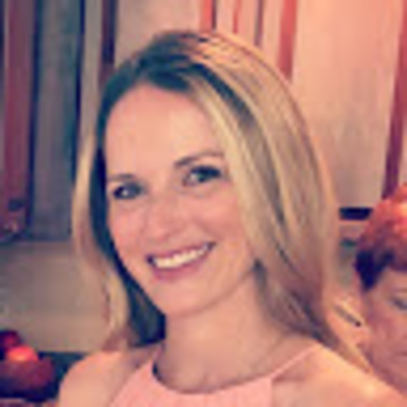Profile Picture of Lauren Hugunin (@lwhugunin) on Poshmark
