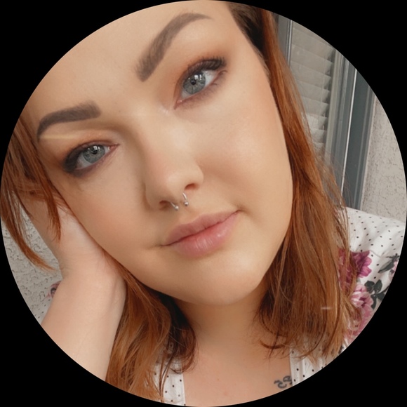 Profile Picture of Shelby Buddecke (@shelraemua) on Poshmark