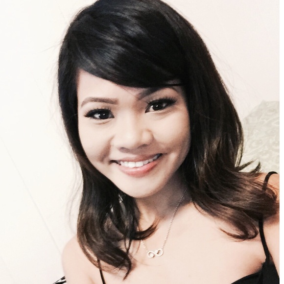 Profile Picture of Mae ann Acupan (@mndvnt) on Poshmark