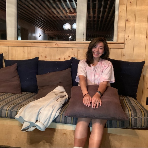 Profile Picture of Jenna Ko (@jennananas) on Poshmark