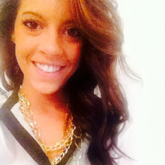 Profile Picture of Cassandra Thompson (@caslyn) on Poshmark