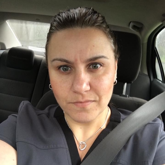 Profile Picture of Robin Raymond-chasse (@robinchasse) on Poshmark