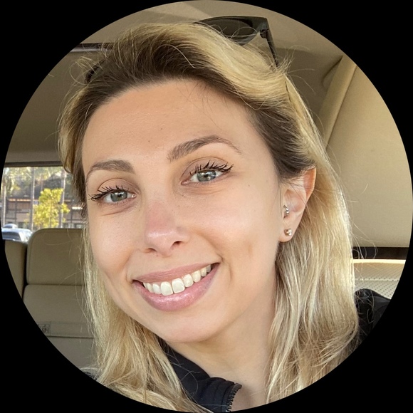 Katherine Lamanna - Poshmark Profile Picture of Katherine Lamanna (@katherinelamann) on Poshmark