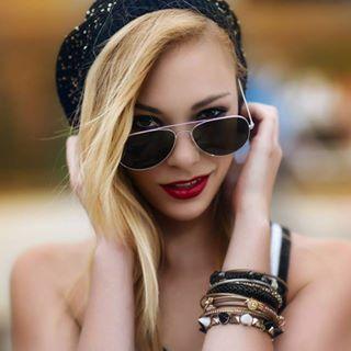Profile Picture of Andrea Howell (@AndreaModel63) on Twitter