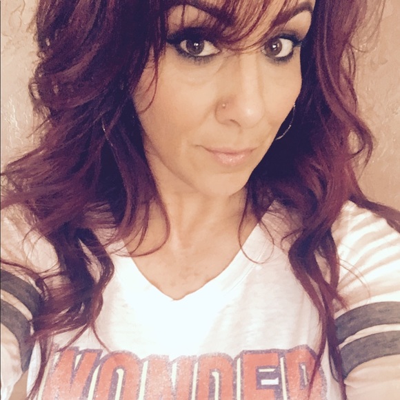 Profile Picture of Kim Napolitano (@browboss19) on Poshmark