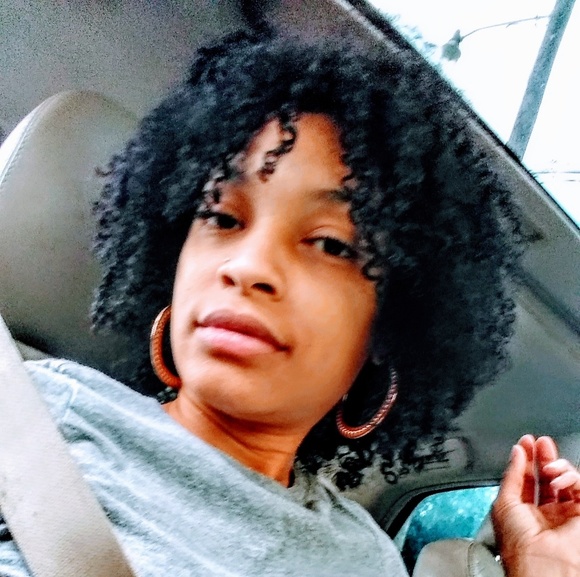 Profile Picture of Natasha Courseault (@natashasco86) on Poshmark