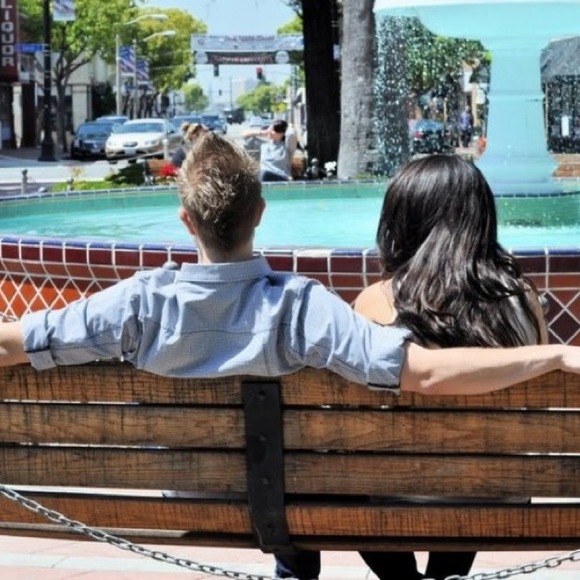 Profile Picture of Laura Cipperly (@lauracipp) on Poshmark