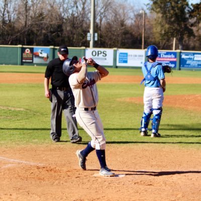 Profile Picture of Isaac Schue (@schuetrain32) on Twitter