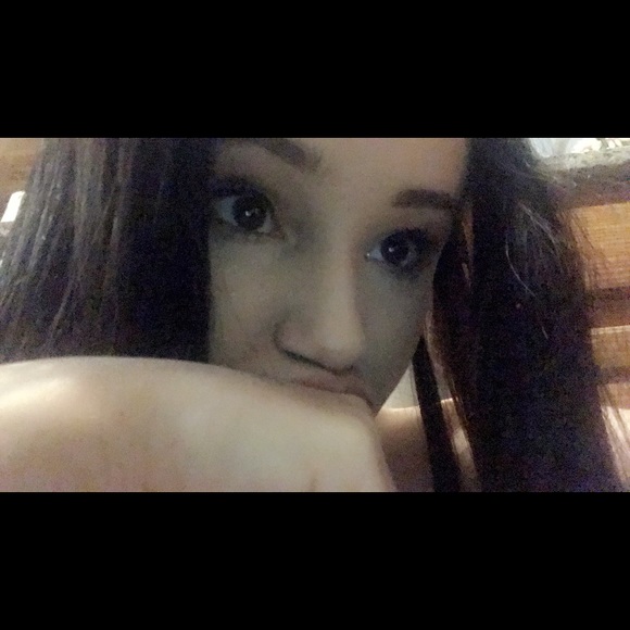 Profile Picture of Haley Totherow (@haleytotherow21) on Poshmark