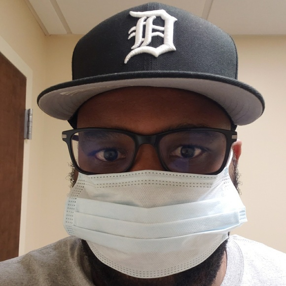 Profile Picture of Lawrence Martin (@lmartin137) on Poshmark