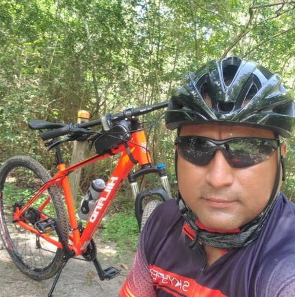 Profile Picture of Jairo Rojas (@jairorojas1982) on Poshmark