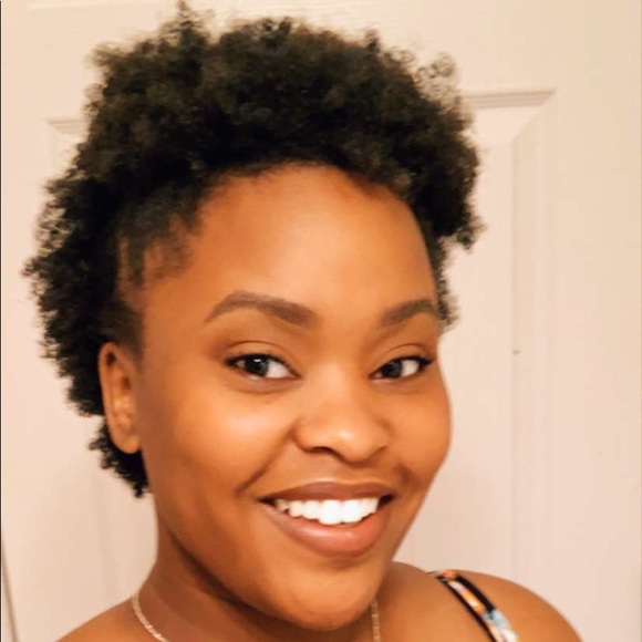 Profile Picture of Tiana Roach (@tianaroach) on Poshmark
