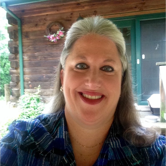 Profile Picture of Tammy Puffenbarger (@tpuffenbarger) on Poshmark