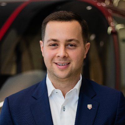 Profile Picture of  🚁Colin Hodges ✈️ (@hodge_che) on Twitter